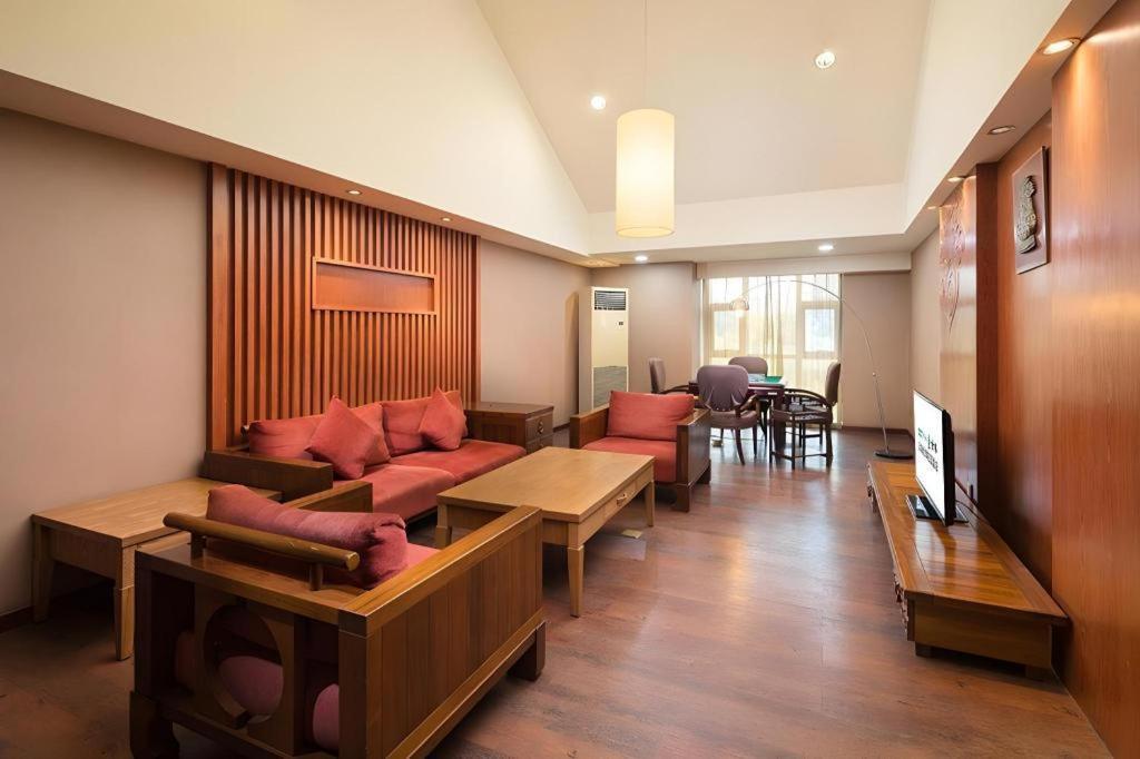 Expo Garden Hotel Kunming Exterior photo