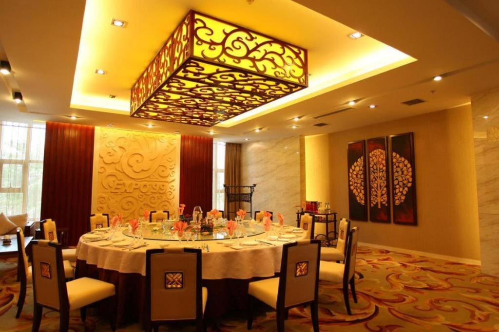 Expo Garden Hotel Kunming Exterior photo